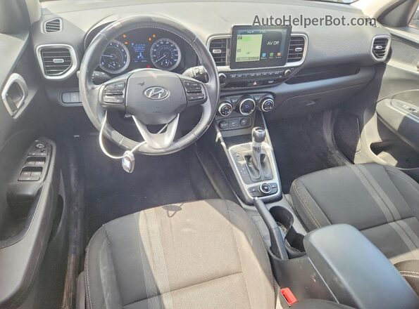 KMHRC8A33LU033279 2020 HYUNDAI VENUE Silver წინა პანელის ხედი