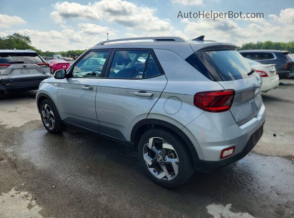 KMHRC8A33MU099896 2021 HYUNDAI VENUE Серебряный Задняя левая четверть