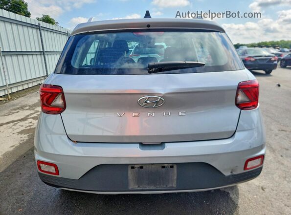 KMHRC8A33MU099896 2021 HYUNDAI VENUE Серебряный Вид сзади