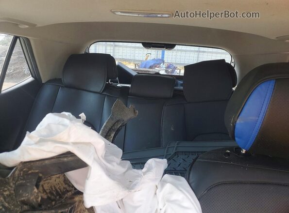 KMHRC8A33NU151352 2022 HYUNDAI VENUE Gray Vista de los asientos traseros