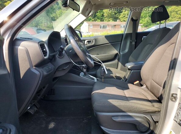 KMHRC8A33PU241474 2023 HYUNDAI VENUE Silver Vista interior delantera
