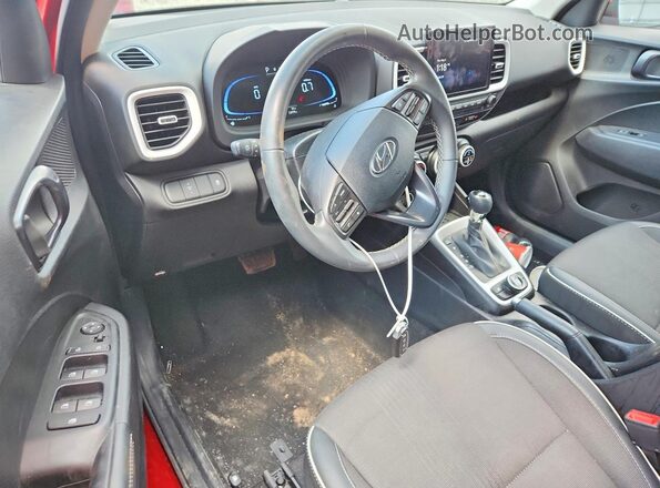 KMHRC8A33SU352440 2025 HYUNDAI VENUE Red Vista del salpicadero