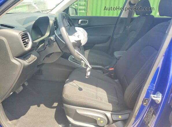 KMHRC8A33SU377161 2025 HYUNDAI VENUE Blue Вид салону спереду