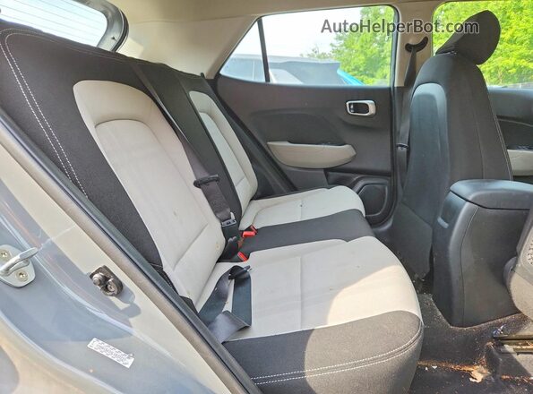 KMHRC8A34LU032237 2020 HYUNDAI VENUE Gray Vista de los asientos traseros