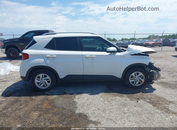 KMHRC8A34LU034845 2020 HYUNDAI VENUE White Вид задньої частини салону