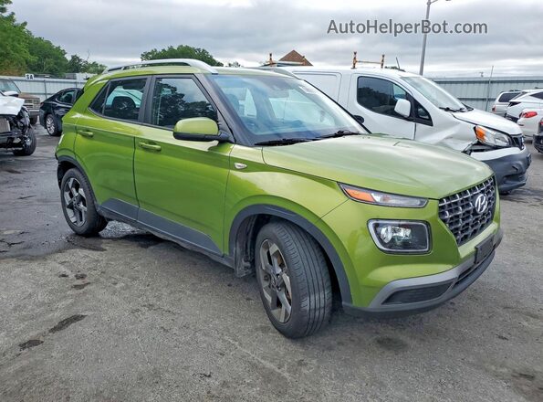 KMHRC8A34MU127639 2021 HYUNDAI VENUE Green Delantero derecho