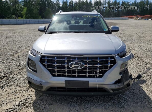 KMHRC8A34NU195053 2022 HYUNDAI VENUE Silver Вид спереду