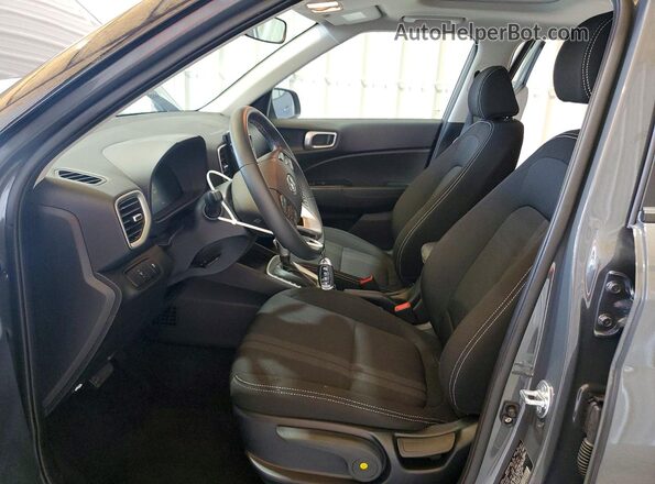 KMHRC8A34TU471339 2026 HYUNDAI VENUE Gray წინა სალონის ხედი