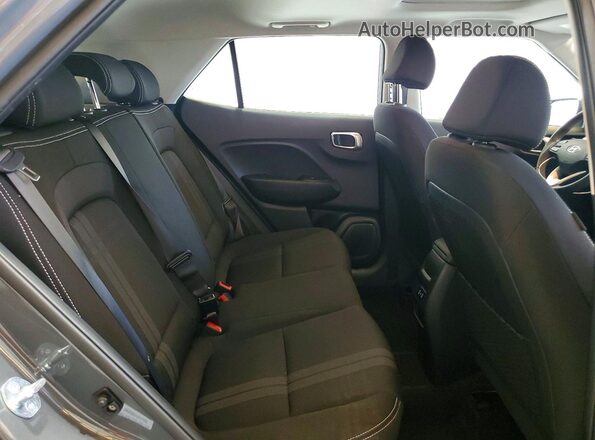 KMHRC8A34TU471339 2026 HYUNDAI VENUE Gray უკანა სალონის ხედი