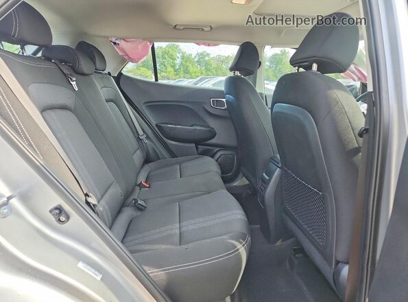 KMHRC8A34TU478095 2026 HYUNDAI VENUE Silver Vista interior trasera