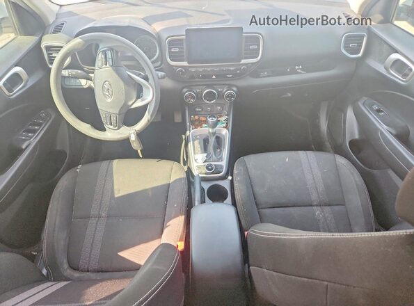 KMHRC8A35LU025782 2020 HYUNDAI VENUE White Widok deski rozdzielczej
