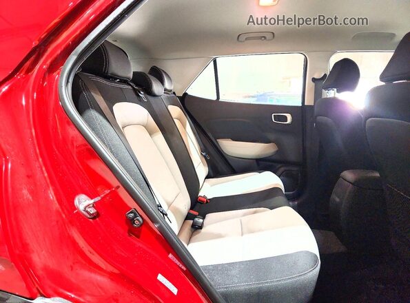 KMHRC8A35LU034126 2020 HYUNDAI VENUE Red Widok wnętrza z tyłu