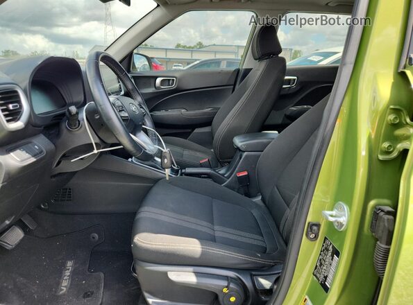 KMHRC8A35PU216009 2023 HYUNDAI VENUE Green Widok wnętrza z przodu