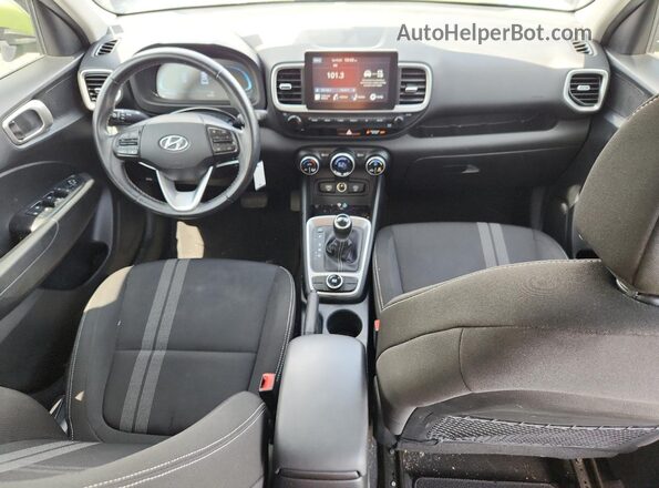 KMHRC8A35PU216009 2023 HYUNDAI VENUE Green Widok deski rozdzielczej