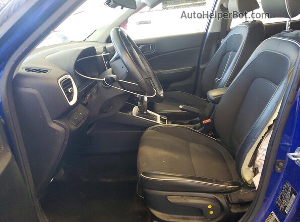 KMHRC8A35PU224465 2023 HYUNDAI VENUE Blue Front interior view