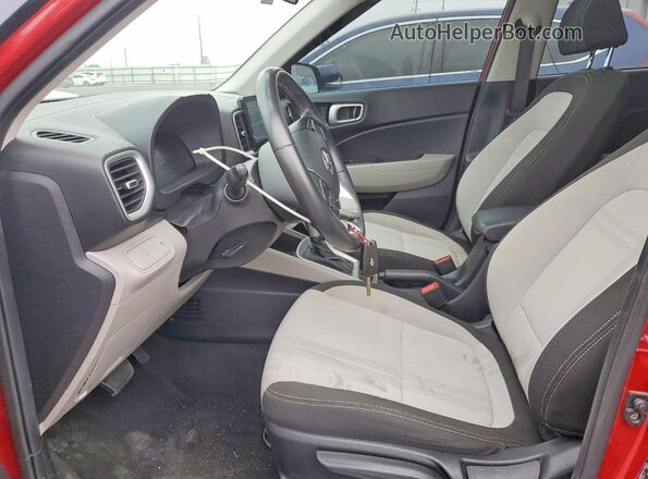 KMHRC8A35PU240830 2023 HYUNDAI VENUE Красный Вид салона спереди