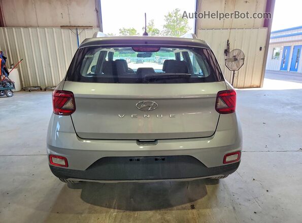 KMHRC8A35TU466005 2026 HYUNDAI VENUE Silver უკანა ხედი
