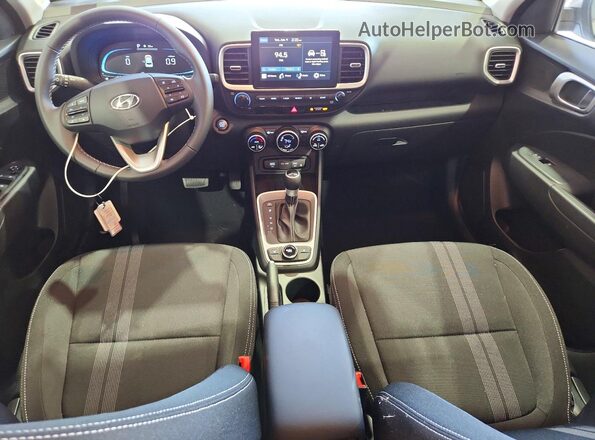 KMHRC8A35TU466005 2026 HYUNDAI VENUE Silver წინა პანელის ხედი