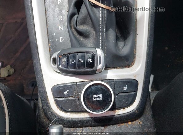KMHRC8A36PU228752 2023 HYUNDAI VENUE Red Առջևի վահանակի տեսք