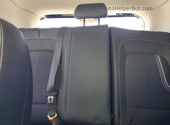 KMHRC8A36RU325971 2024 HYUNDAI VENUE White უკანა სავარძლების ხედი