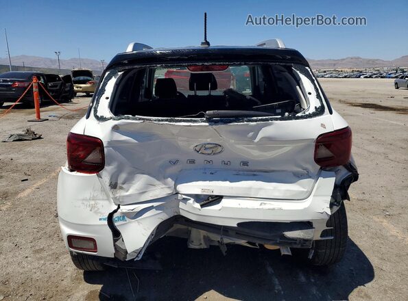 KMHRC8A36RU325971 2024 HYUNDAI VENUE White უკანა ხედი