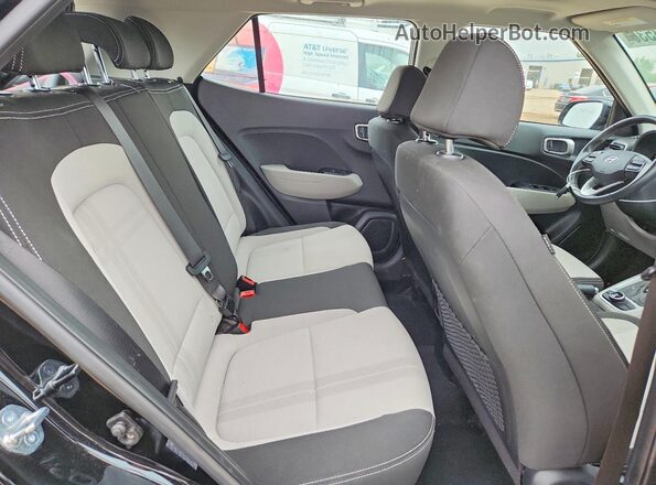 KMHRC8A37RU292883 2024 HYUNDAI VENUE Black Вид задніх сидінь
