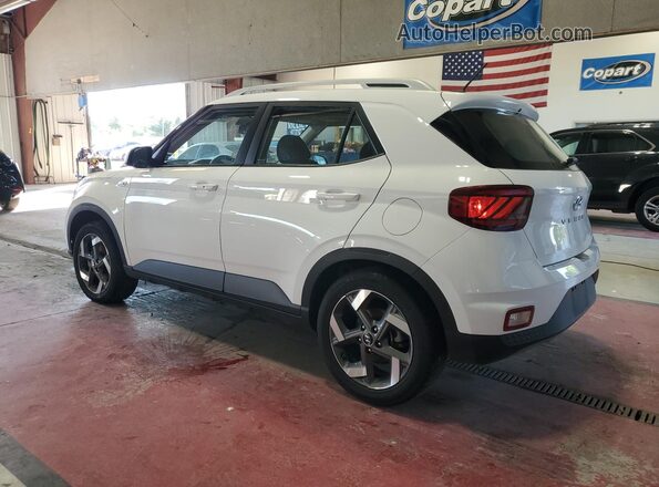 KMHRC8A37SU388843 2025 HYUNDAI VENUE White 