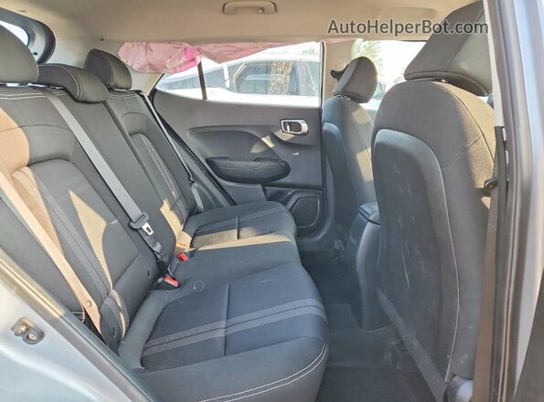 KMHRC8A38NU132845 2022 HYUNDAI VENUE Silver Widok tylnych siedzeń