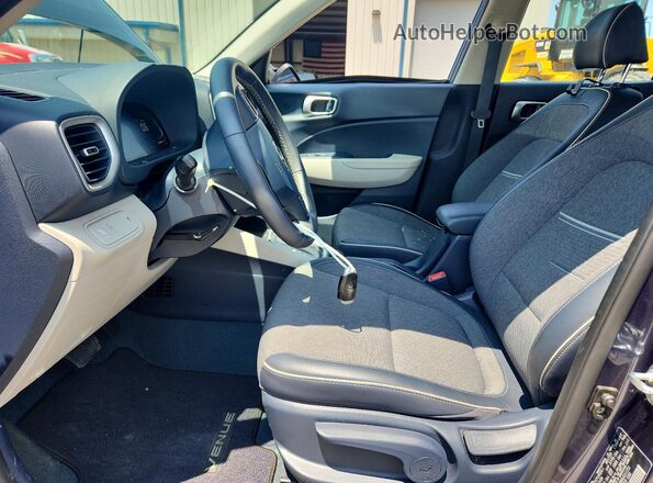 KMHRC8A38RU311151 2024 HYUNDAI VENUE Синий Вид салона спереди