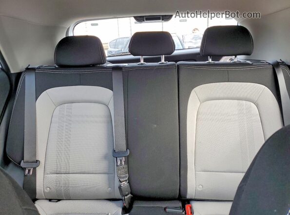 KMHRC8A38TU422676 2026 HYUNDAI VENUE White Widok tylnych siedzeń