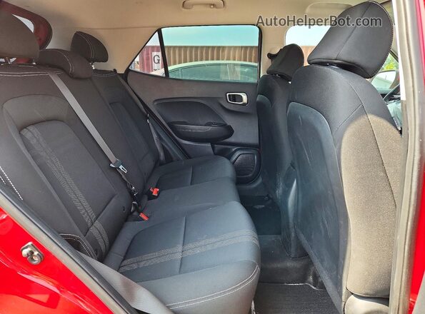 KMHRC8A39MU074095 2021 HYUNDAI VENUE Красный Вид задней части салона