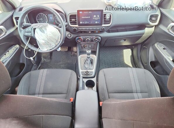 KMHRC8A39MU074095 2021 HYUNDAI VENUE Красный Вид панели приборов