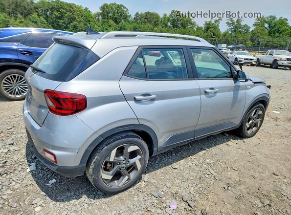 KMHRC8A39MU109718 2021 HYUNDAI VENUE Серебряный Задняя правая четверть