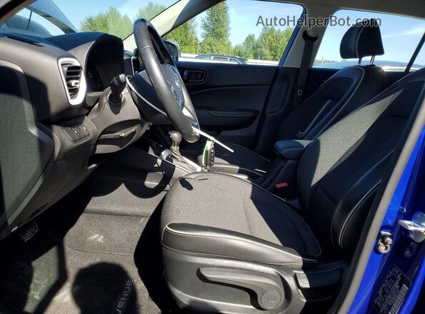 KMHRC8A39PU213288 2023 HYUNDAI VENUE Blue Front interior view