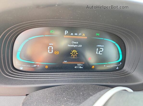 KMHRC8A39PU233945 2023 HYUNDAI VENUE White Vista del cuadro de instrumentos