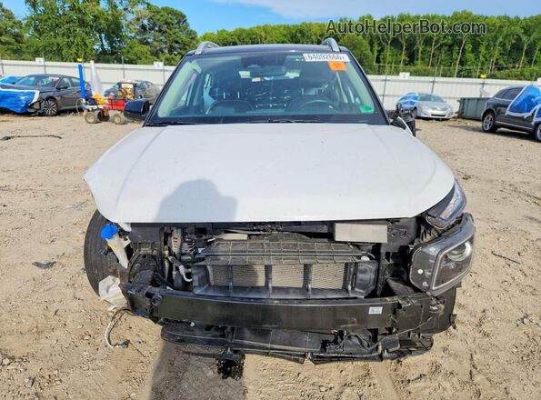 KMHRC8A39PU233945 2023 HYUNDAI VENUE White Vista frontal