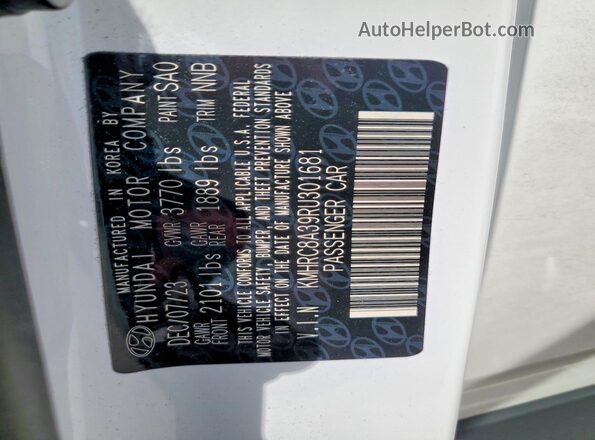 KMHRC8A39RU301681 2024 HYUNDAI VENUE White Շարժիչի բաժամունքի տեսք