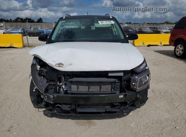 KMHRC8A39RU301681 2024 HYUNDAI VENUE White Դիմացի տեսք