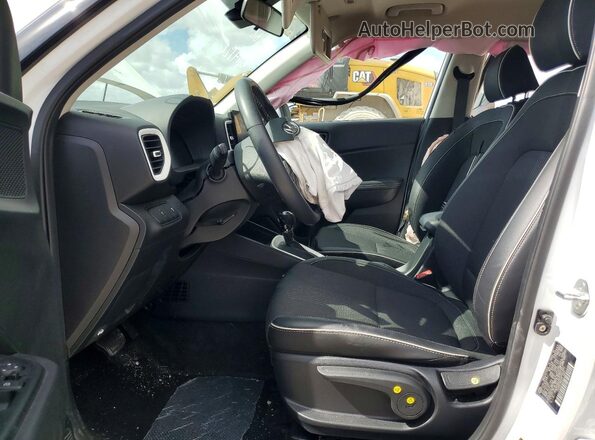 KMHRC8A39RU301681 2024 HYUNDAI VENUE White Սալոնի դիմացի տեսք