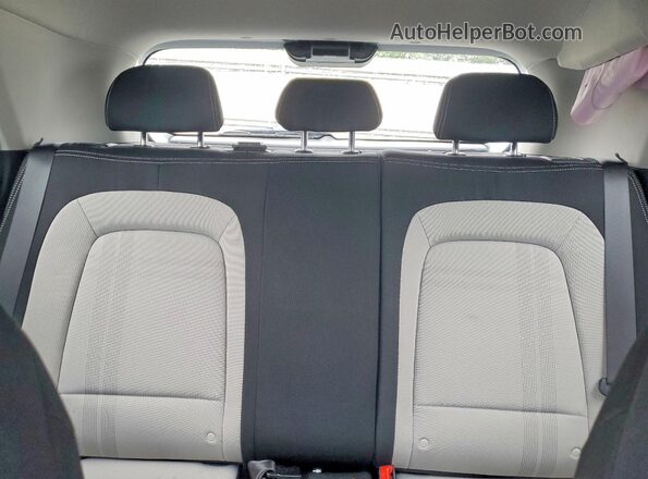 KMHRC8A39TU422900 2026 HYUNDAI VENUE White Vista de los asientos traseros