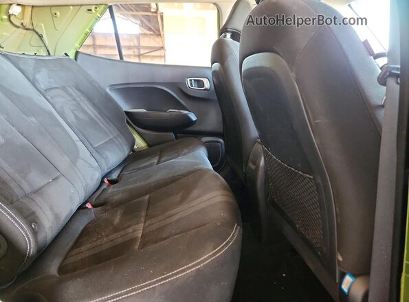 KMHRC8A3XNU178502 2022 HYUNDAI VENUE Green უკანა სალონის ხედი