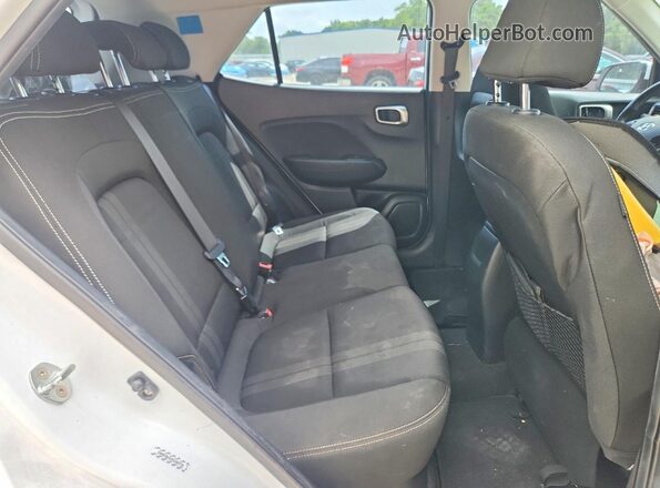 KMHRC8A3XPU209735 2023 HYUNDAI VENUE Белый Вид задних сидений