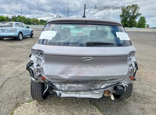 KMHRC8A3XRU306372 2024 HYUNDAI VENUE Silver Vista trasera