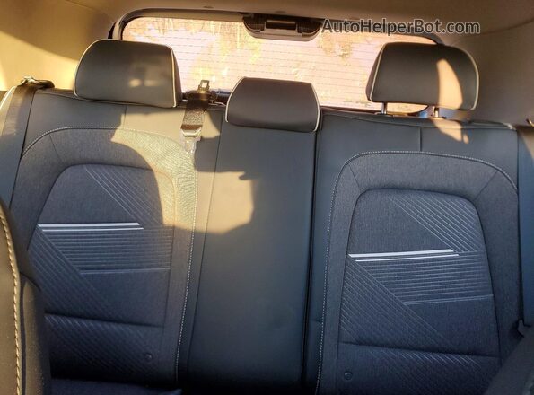 KMHRC8A3XRU325620 2024 HYUNDAI VENUE Blue უკანა სავარძლების ხედი
