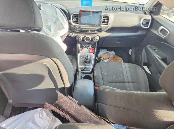 KMHRC8A3XRU327481 2024 HYUNDAI VENUE Silver Առջևի վահանակի տեսք