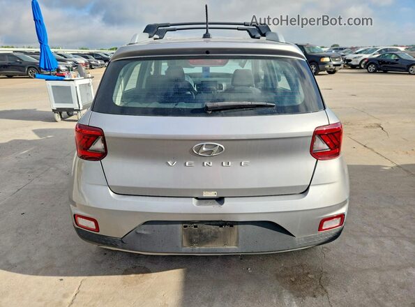 KMHRC8A3XRU327481 2024 HYUNDAI VENUE Silver Հետևի տեսք