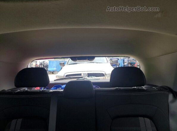 KMHRC8A3XSU356498 2025 HYUNDAI VENUE Green უკანა სავარძლების ხედი