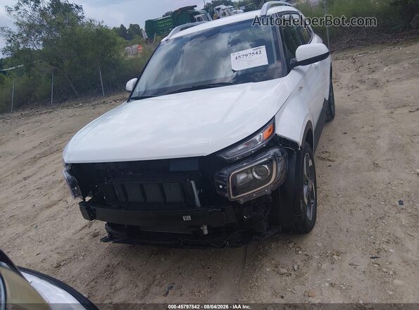 KMHRC8A3XTU455775 2026 HYUNDAI VENUE White Սարքավորումների վահանակի տեսք