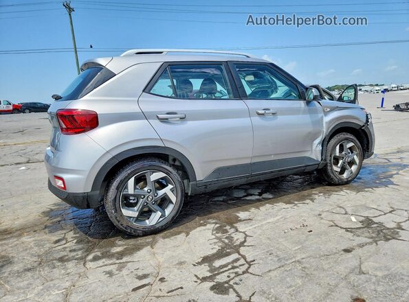 KMHRC8A3XTU456764 2026 HYUNDAI VENUE Silver Rear right