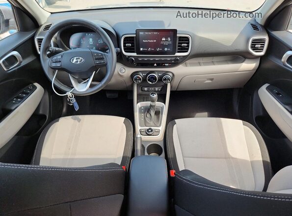 KMHRC8A3XTU456764 2026 HYUNDAI VENUE Silver Dashboard view